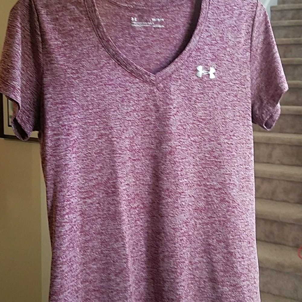 Under Armour top